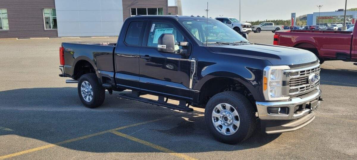 How Much Weight Can A F-250 6.2 Pull